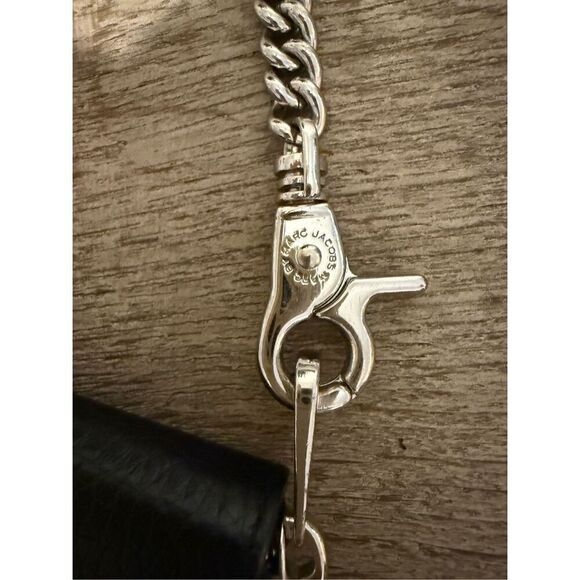 Marc Jacobs Lone Rider Wingman Women's Smartphone Wristlet Wallet with chain - Picture 3 of 9